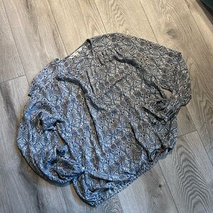 Max Studio top. Size medium